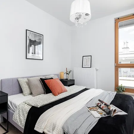Superapart Modern Apartment With Balcony And Parking Warschau